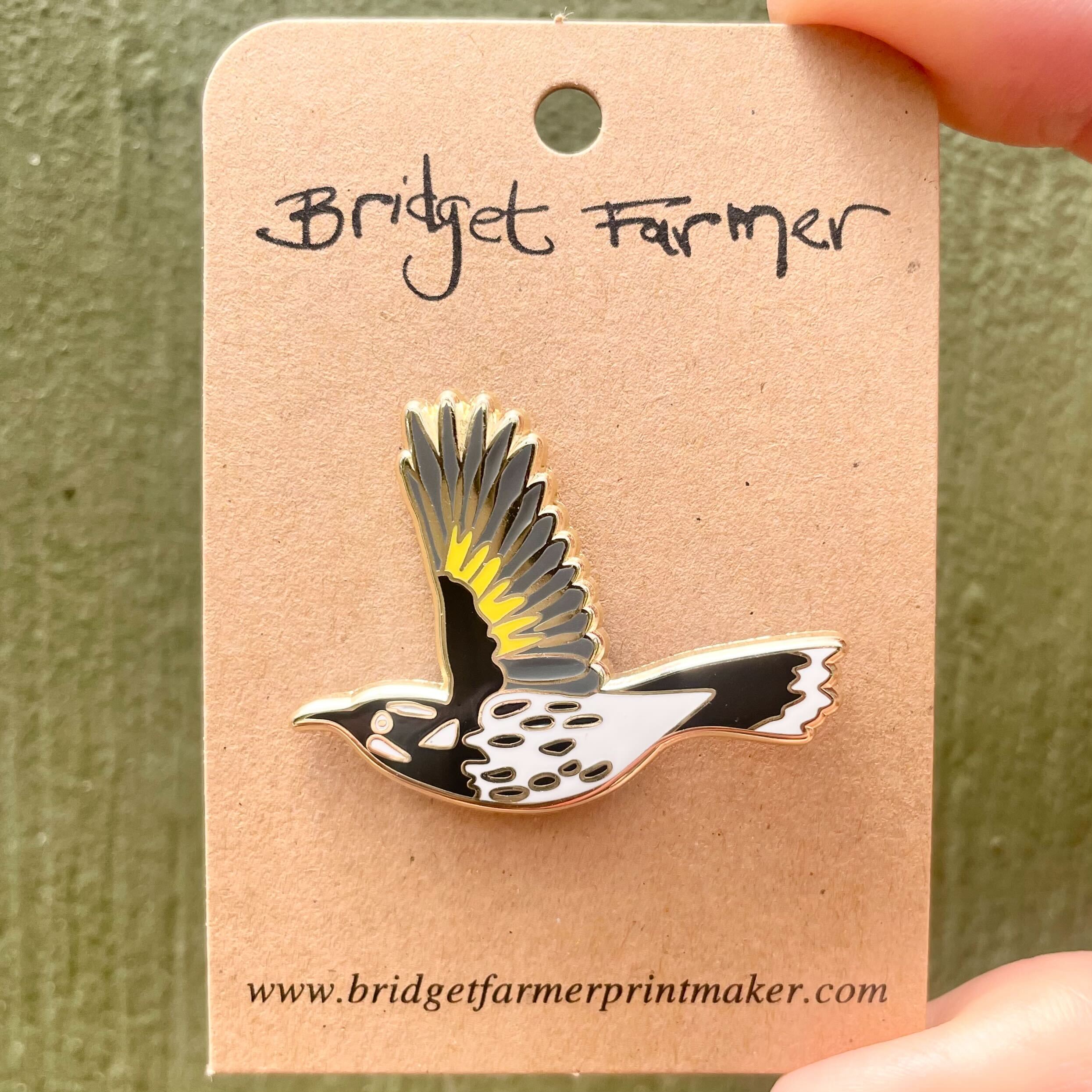 New Holland Honeyeater in Flight Enamel Pin