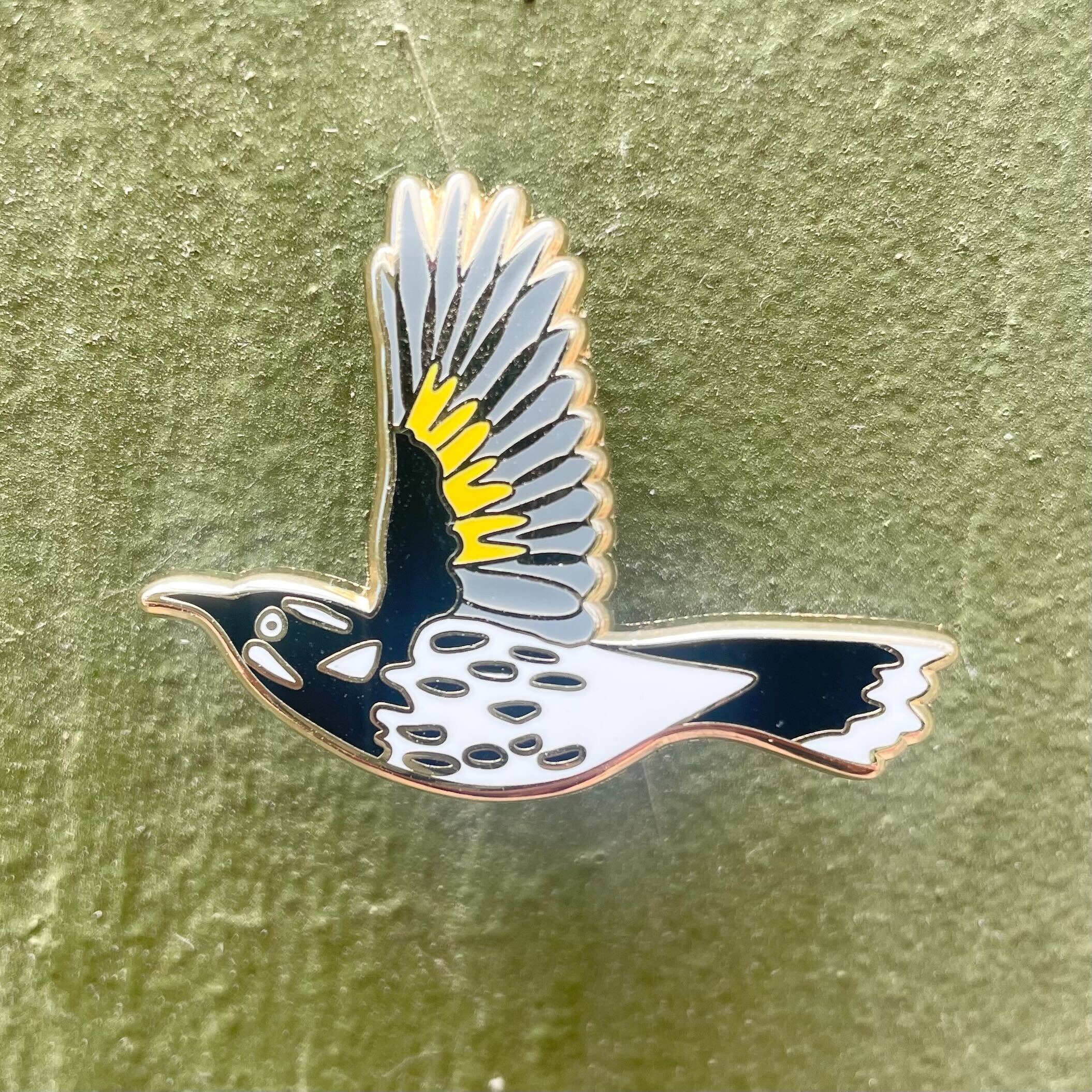 New Holland Honeyeater in Flight Enamel Pin