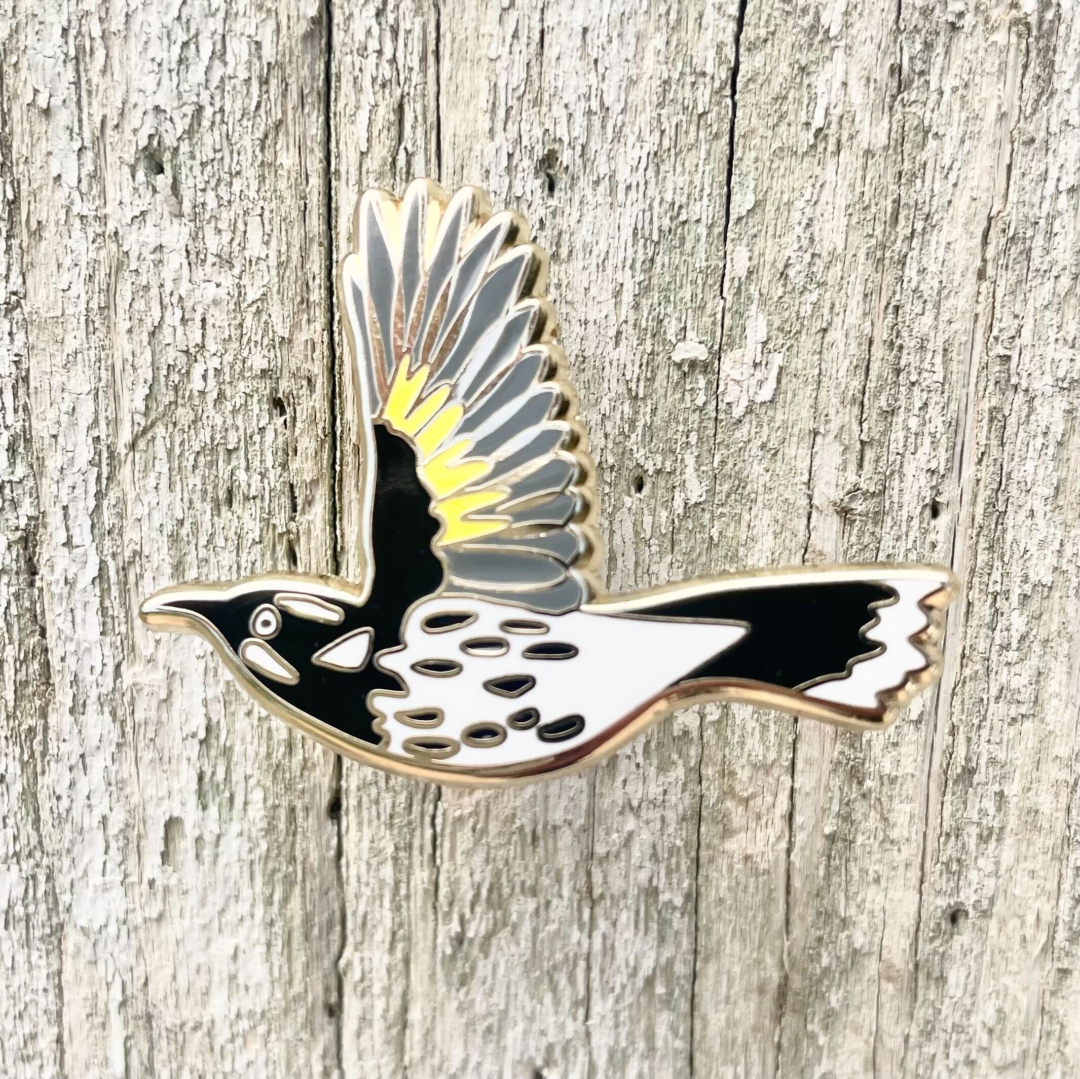 New Holland Honeyeater in Flight Enamel Pin