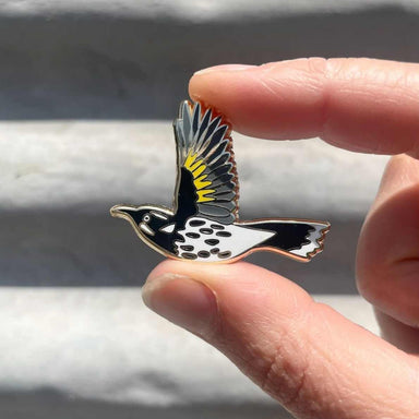 New Holland Honeyeater in flight pin