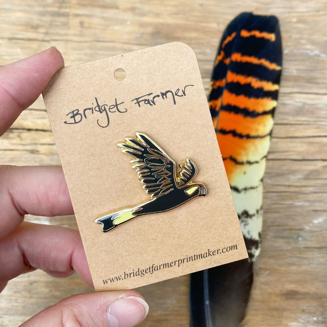 Yellow-tailed Cockatoo in Flight Enamel Pin